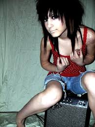 http://emo-style.info/2008/10/emo-hair-fashion-2009/