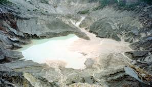 http://commons.wikimedia.org/wiki/File:Vulkaan_Tangkuban_Perahu.jpg