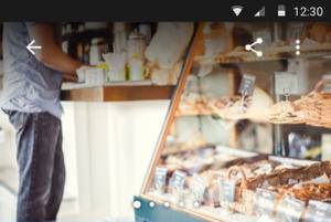 Contoh listingan Google untuk toko roti, saat ditampilkan di perangkat seluler.